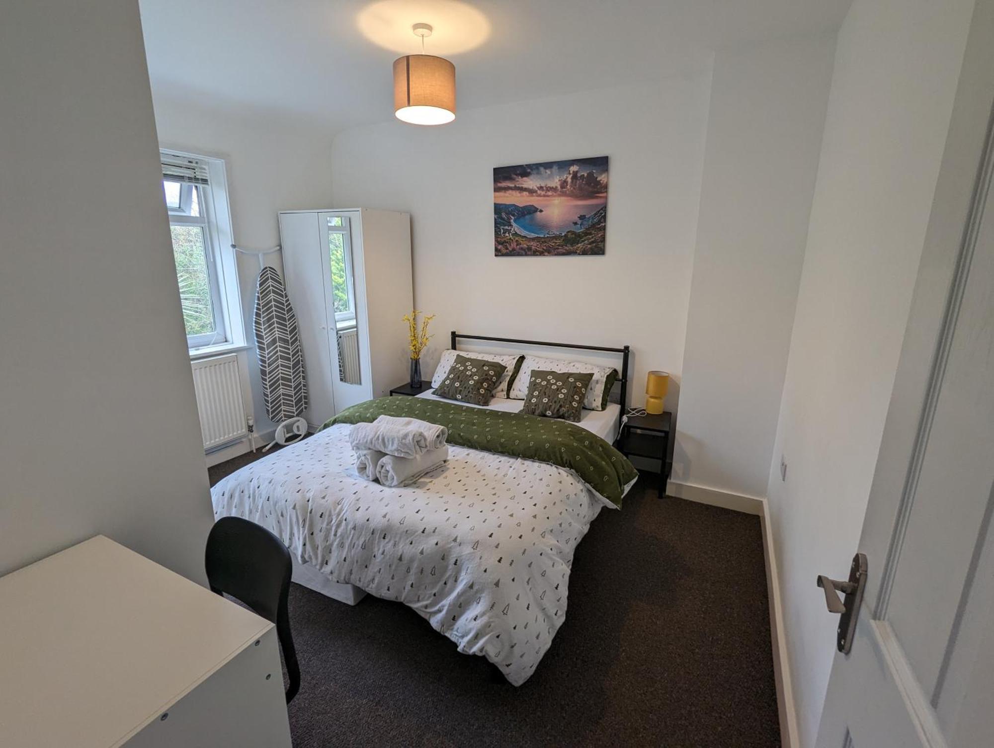 Fantastic 3-Bedroom House In London Morden  Exterior foto