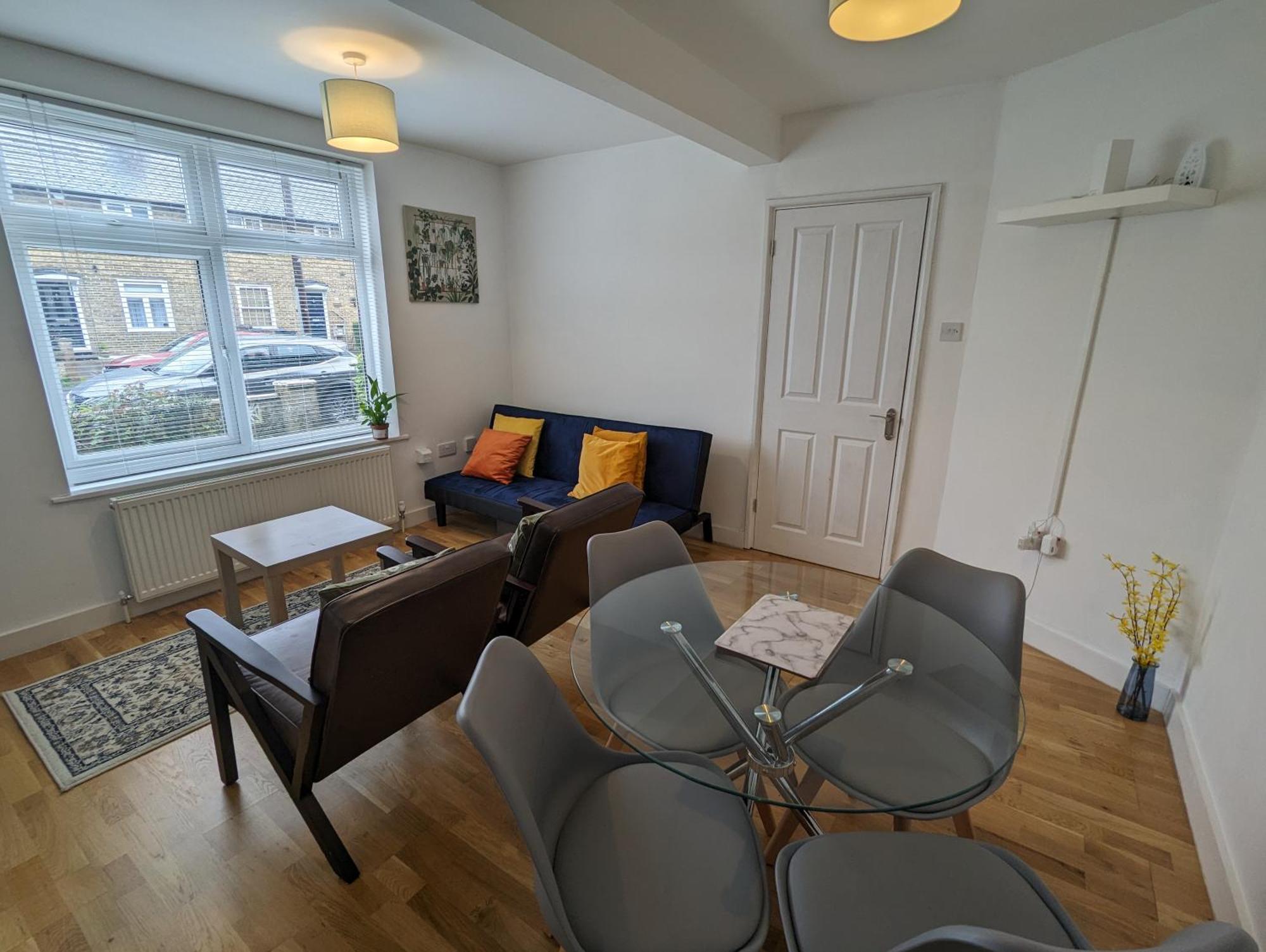 Fantastic 3-Bedroom House In London Morden  Exterior foto